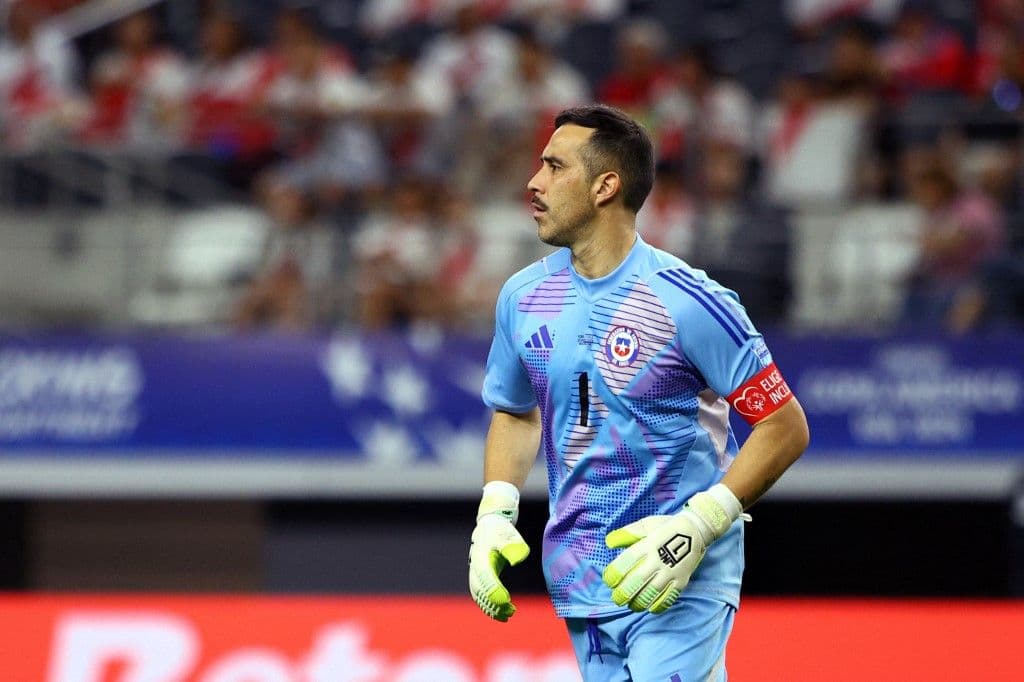 Claudio Bravo, Chile goalkeeper breaks record at Copa América 2024 ...