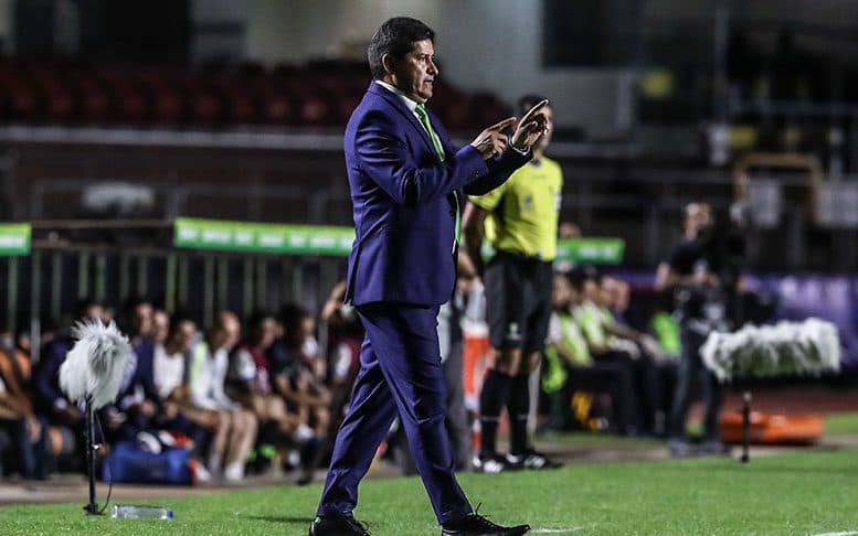 Brasil "nos ganó bien", dijo el DT de Bolivia tras la derrota en el estreno